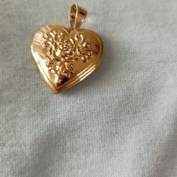 Gold Plated Pendant/Dije De Oro Laminado You 