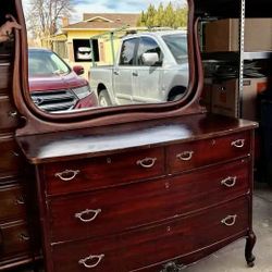 Antiqueww Victorian Mahogany Serpentine Dresser with Mirror