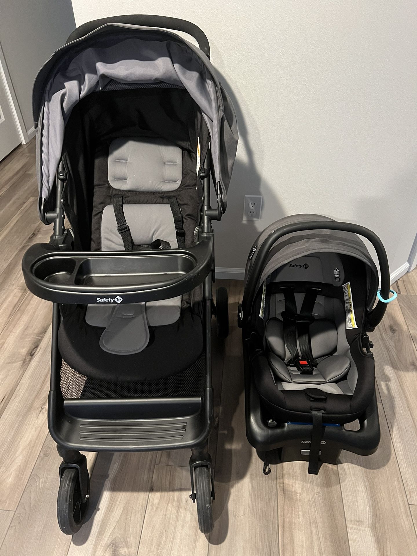 Safety 1st stroller and car seat travel system