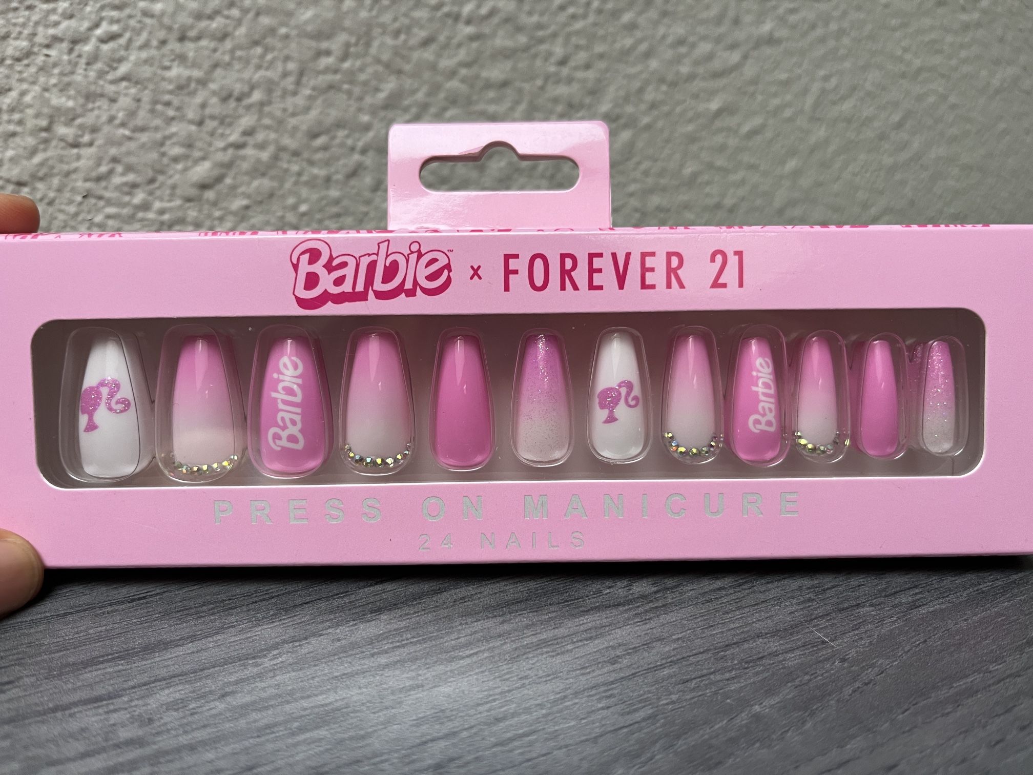 New Barbie x Forever 21 Press-on Nails, Pink