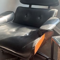 Vintage MCM Reproduction Eames Lounge chair