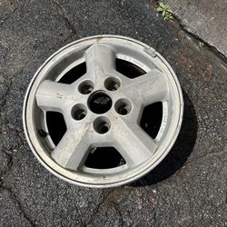 One Toyota Tacoma pickup 14 inch aluminum wheel 5 on 4.5 lugs -
