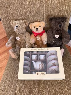 Steiff Classic Teddy Bears Set with Porcelain Tea Service