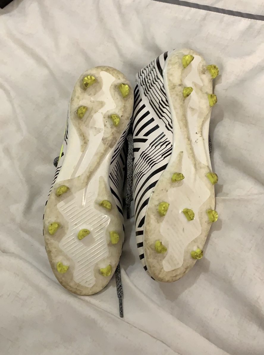 Boys adidas cleats size 4
