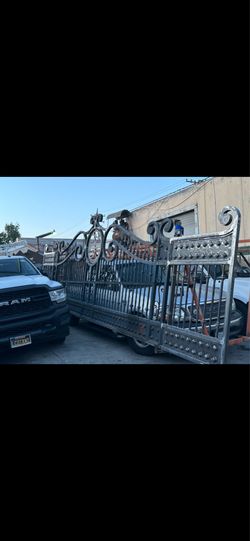 Gate door