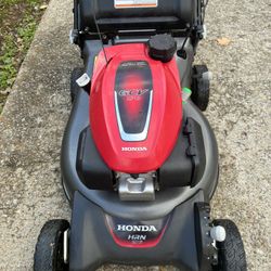 Honda HRN216 Self Propelled Mower