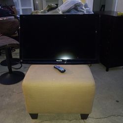 Panasonic TC-L37X1 Television with RCA Univeraal Remote & Wall Bracket