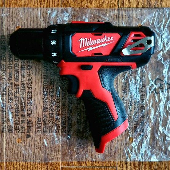 Milwaukee M12 3/8” Drill / Driver (2407-20 Brand New/Never Used)