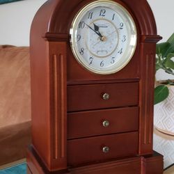 SUNBEAM JEWELRY BOX CLOCK WITH CLOCK AND MUSIC PLAYS MEMORIES
3 DRAW JEWELRY BOX