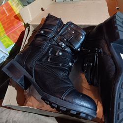Sketchers Boots