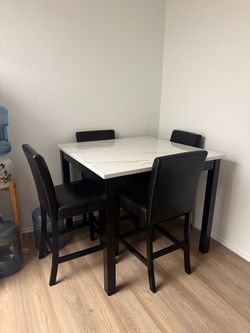 Modern Dinning table with chairs
