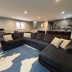 Eltmann Ashley 4-Piece Sectional with Chaise