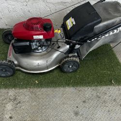 ⛽️ Honda, Self Propelled gas lawnmower 