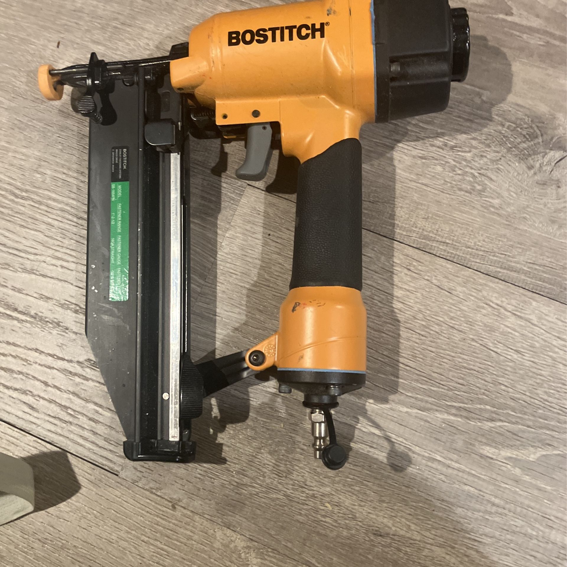 Bostitch Air Power Nail Hug