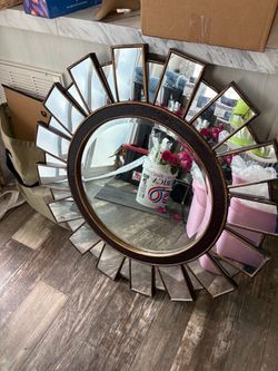 Beautiful round mirror