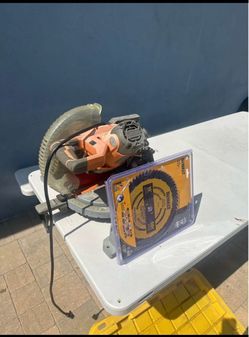 RIDGID Miter Saw with DeWalt 10" Blade