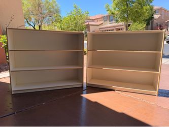 2 White bookshelves