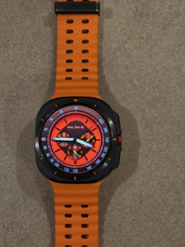 Samsung Galaxy Watch Ultra 47mm in Titanium Gray