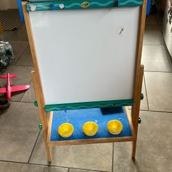 Crayola Kids Wooden Easel, Dry Erase Board & Chalkboard, Kids Toys, Gift, Age 4, 5, 6, 7