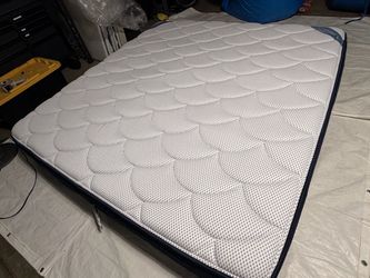 The DreamCloud Premier, King, Like New, Perfect Condition