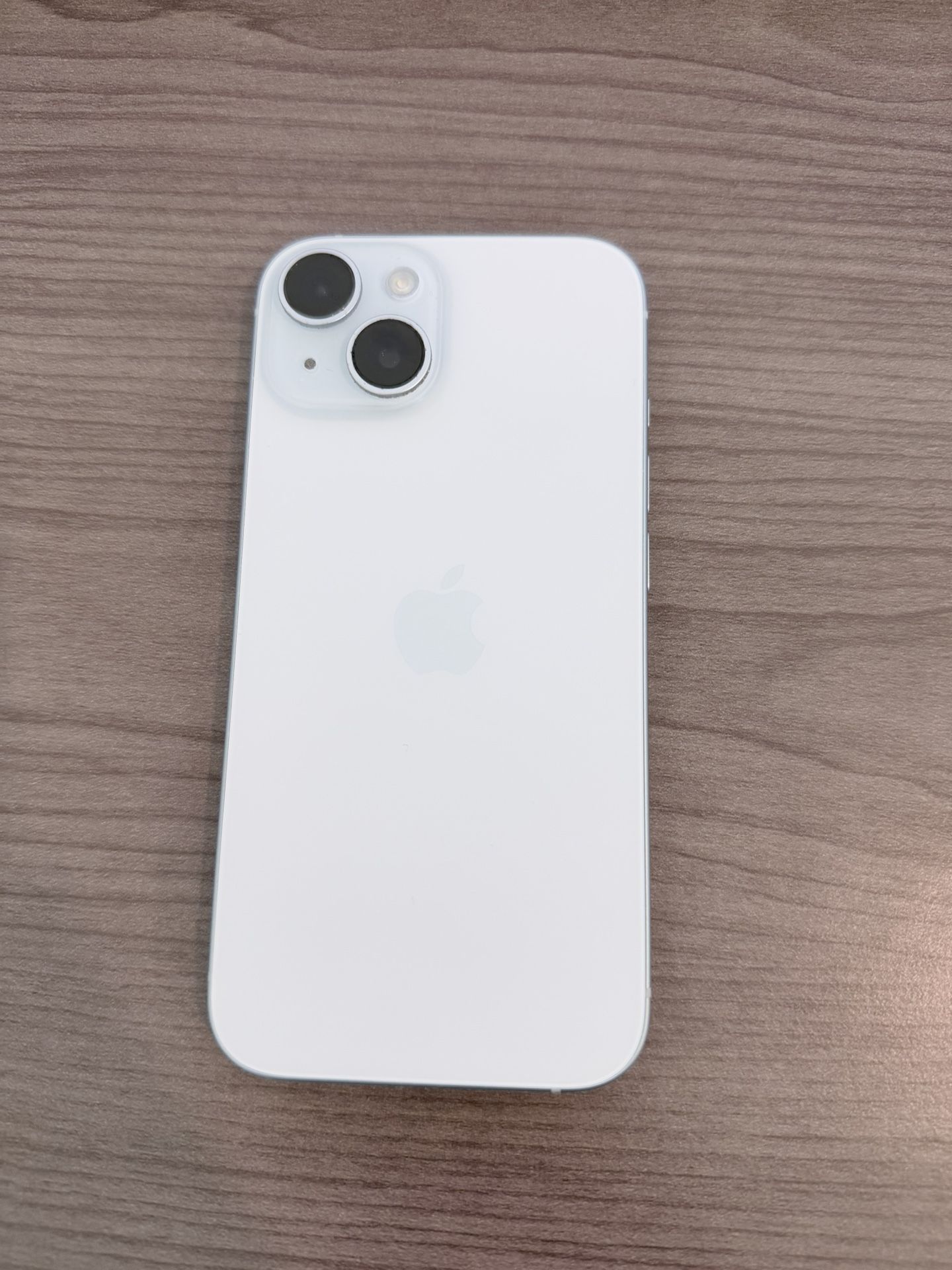 IPHONE 15 - LIKE NEW