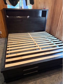 King size platform bed