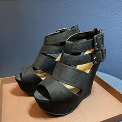 Women’s wedges size 5.5