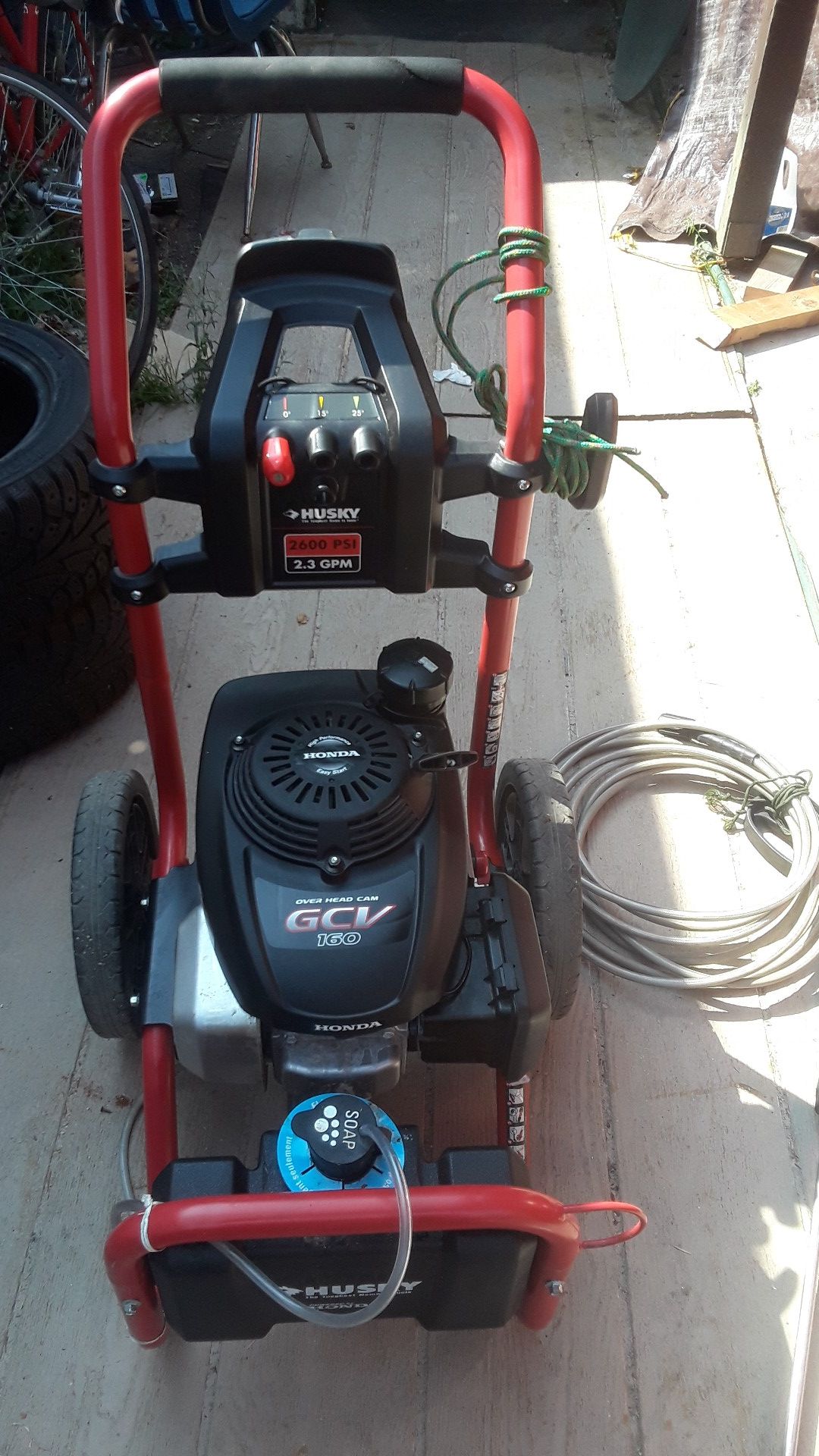 Pressure washer 2600 psi 2.3 GPM Husky power by Honda easy start for