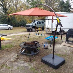 HAMPTON BAY 8 FT OFFSET PATIO UMBRELLA