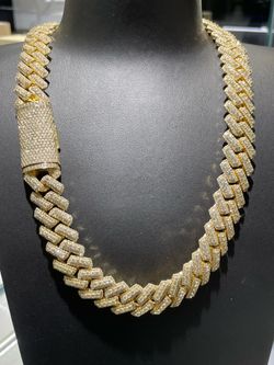 Solid 10k Gold 20mm Natural Diamond Cuban Link Chain 24 Inch