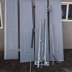 Garage Door Complete 9×7'ft tall!Inside handle Latch Included! Puerta de Garage!