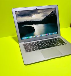 Apple MacBook Air 13” i5/8GB/256GB SSD $180
