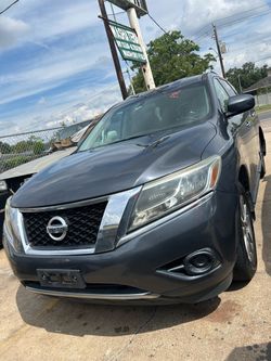 2013 Nissan Pathfinder SV Sport Utility 4D