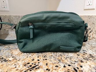 Travelon Anti-Theft Metro Dome Crossbody bag in Forest Heather 