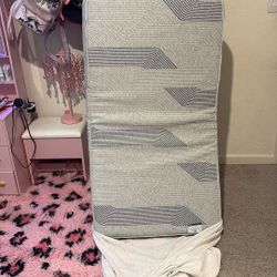Toddler Bed Comes With Sheets For Bed Wedding, And One Regular Sheet