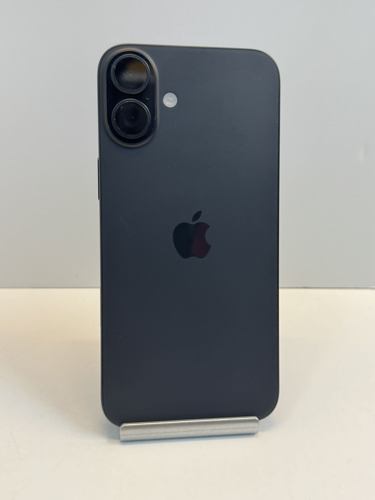 Apple iPhone 16 PLUS 128gb. ( Unlocked Cellphone )