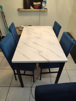 Dining table set