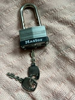 Master Padlock w/ 2 Keys – Laminated Steel Lock