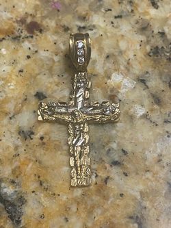 10k gold pendant