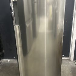 LG 20.63 in. W. 6 cu. ft. Single Door Top Freezer Refrigerator