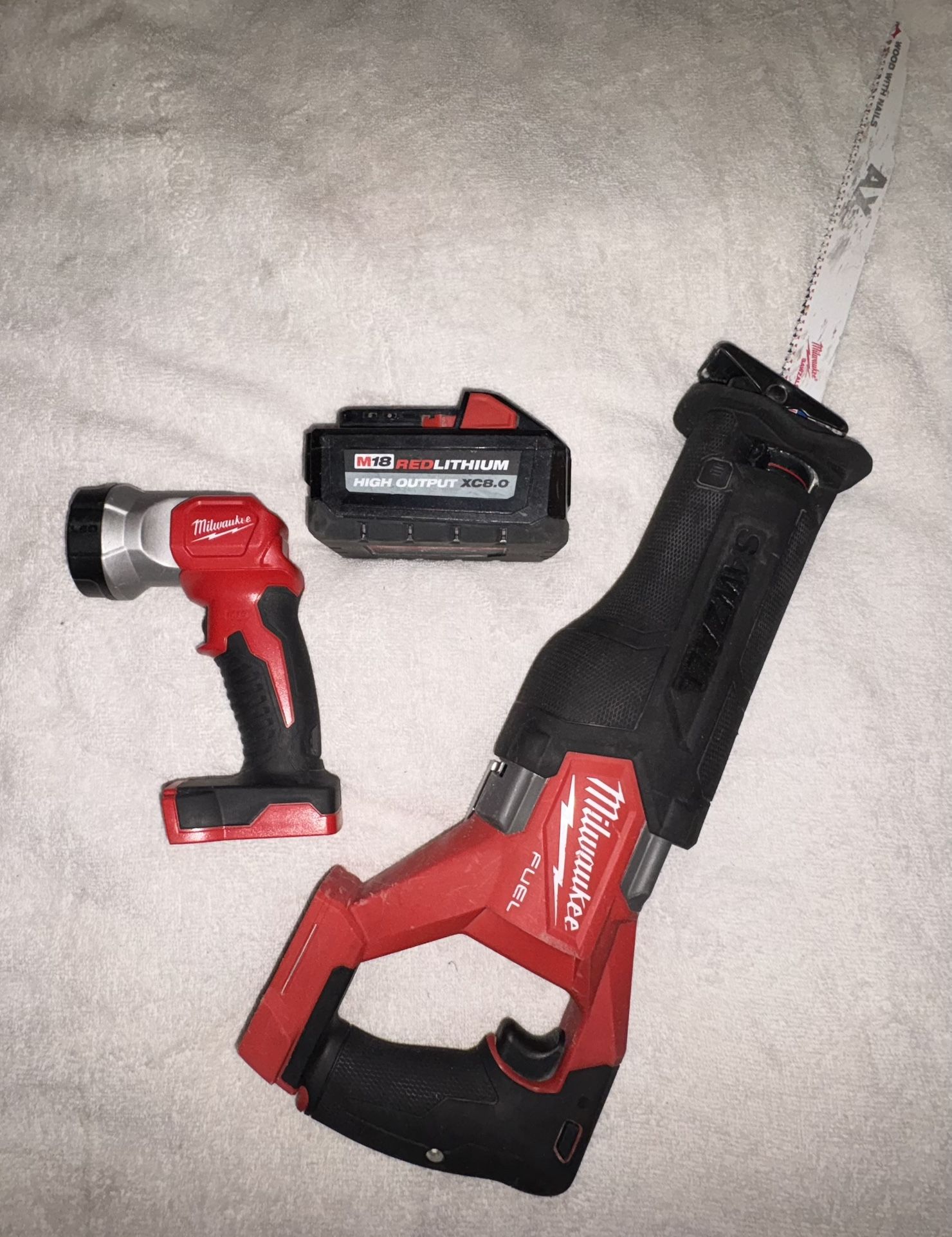 Milwaukee Sawzall + Milwaukee LED Worklight (xc8.0 Battery Included)
