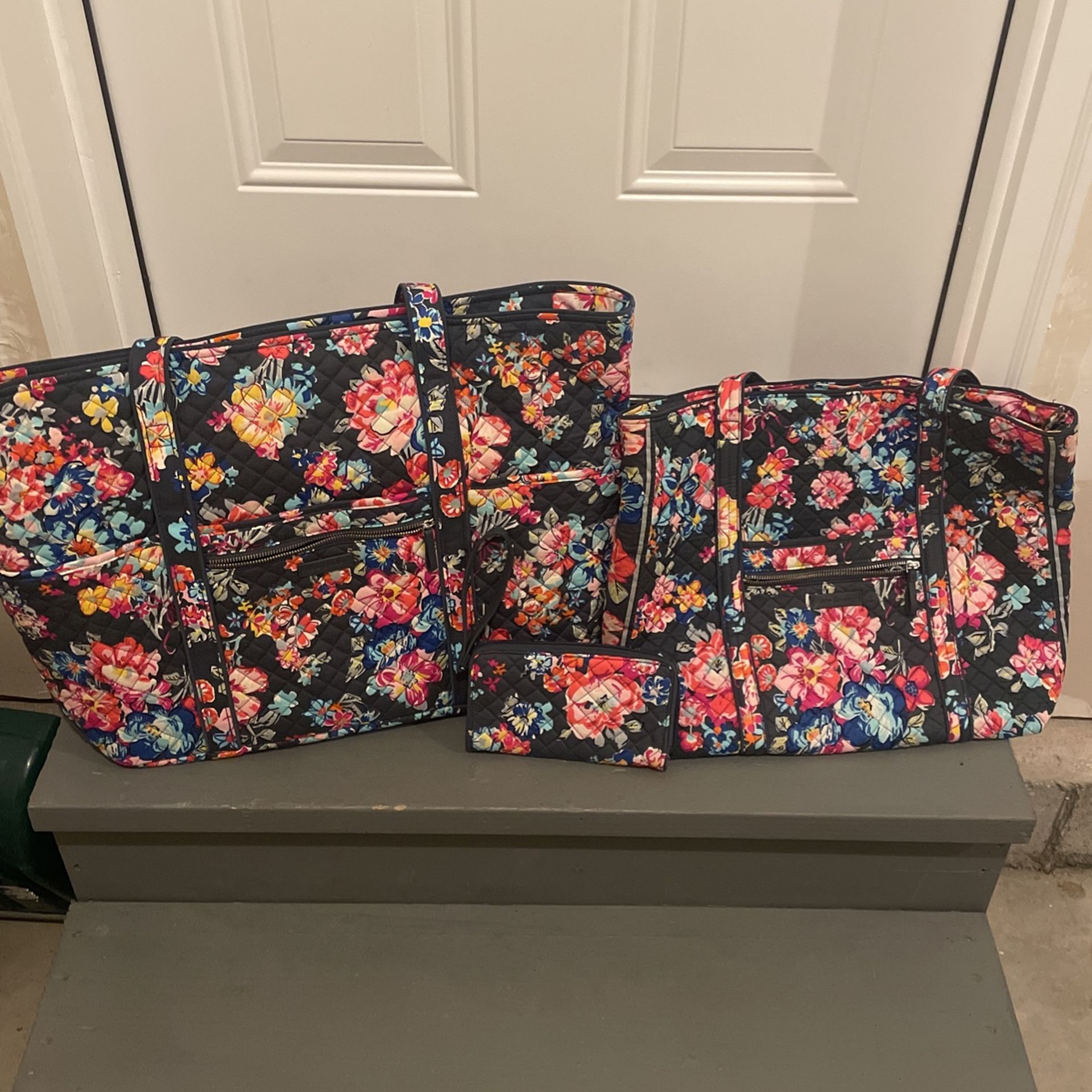 Vera Bradley Tote Bag And Wallet Set