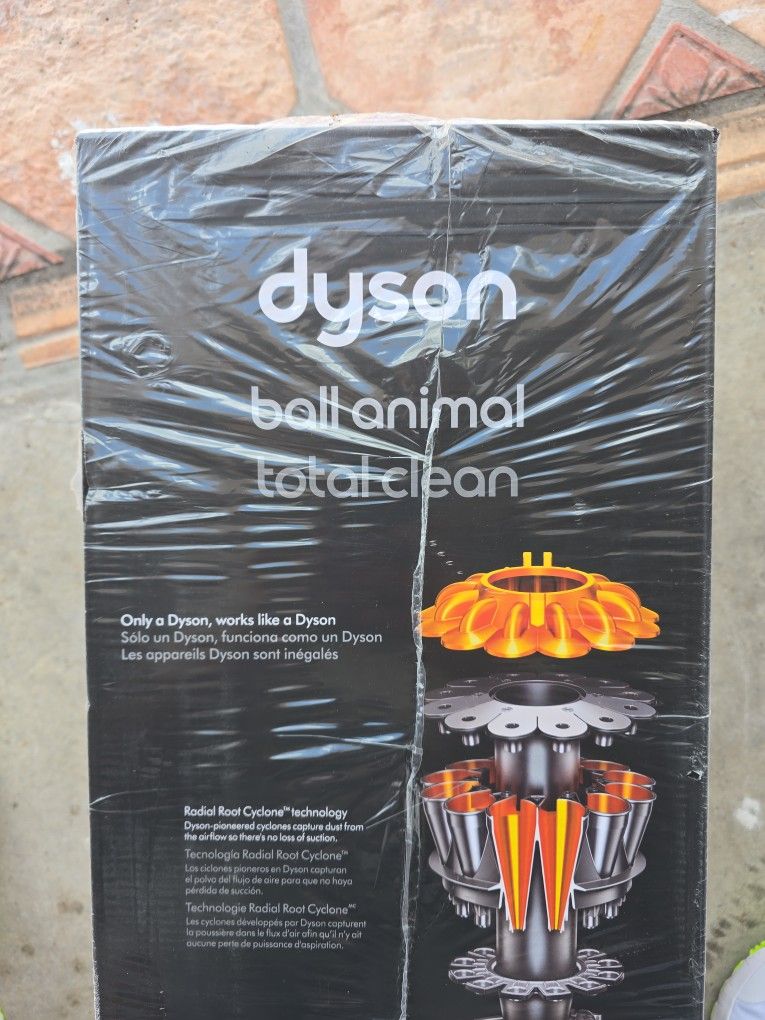 Days on Ball Animal Total Clean Vacuum Brand New Sealed!!!!