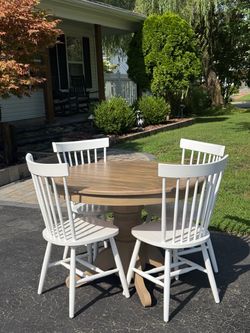 Rustic Chic dining set 42” table seadrift 4 white chairs