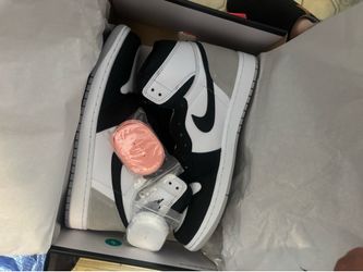 AIR JORDAN 1 RETRO HIGH OG WHITE/BLEACHED CORAL-BLACK (DS)