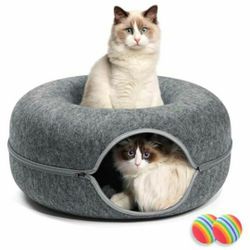Cat Cave/Tunnel Bed With 2 Toys. **NEW**