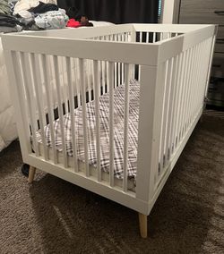 Baby Crib /with Mattress