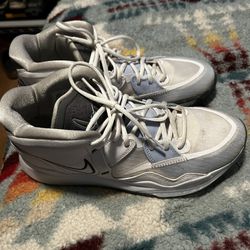 Kyrie Infinity’s Basketball Shoes 10.5