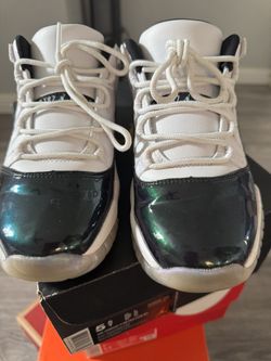 Jordan 11 low emeralds