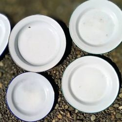 Enamelware 4 Pieces White & Blue